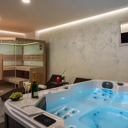 Luxury Spotlight With Pool Villa Kaštela