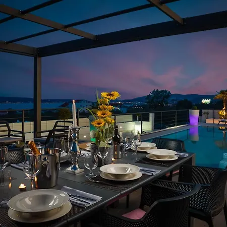 Villa Luxury Spotlight With Pool