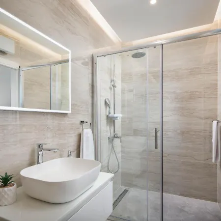 Villa Luxury Spotlight With Pool Kastela