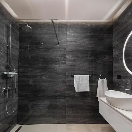 Luxury Spotlight With Pool Kastela