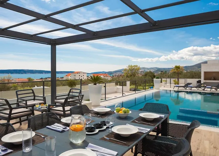 빌라 Luxury Spotlight With Pool Kaštela